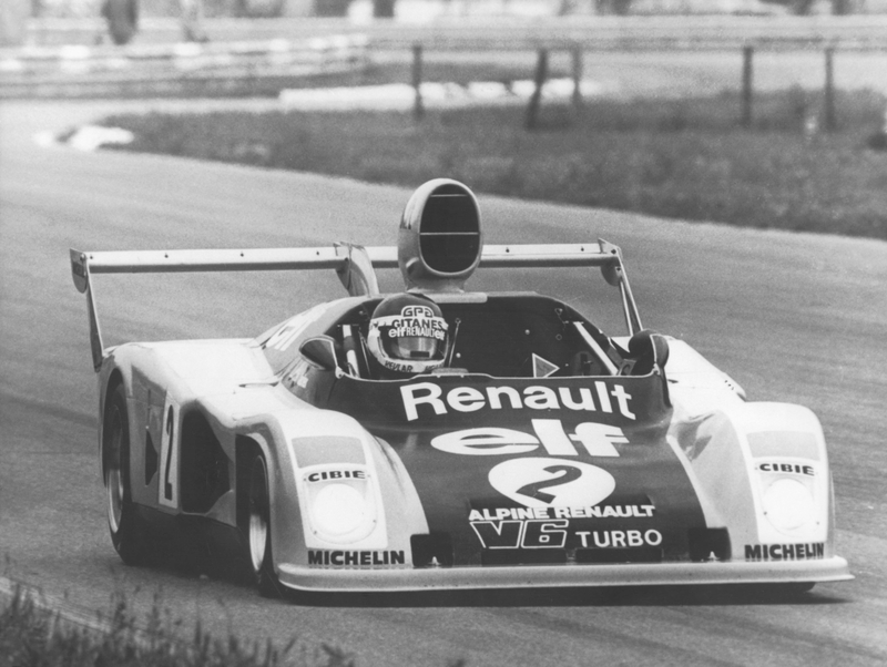 Illustration for article titled These Incredible Photos Show How Le Mans Evolved Over 84 Years